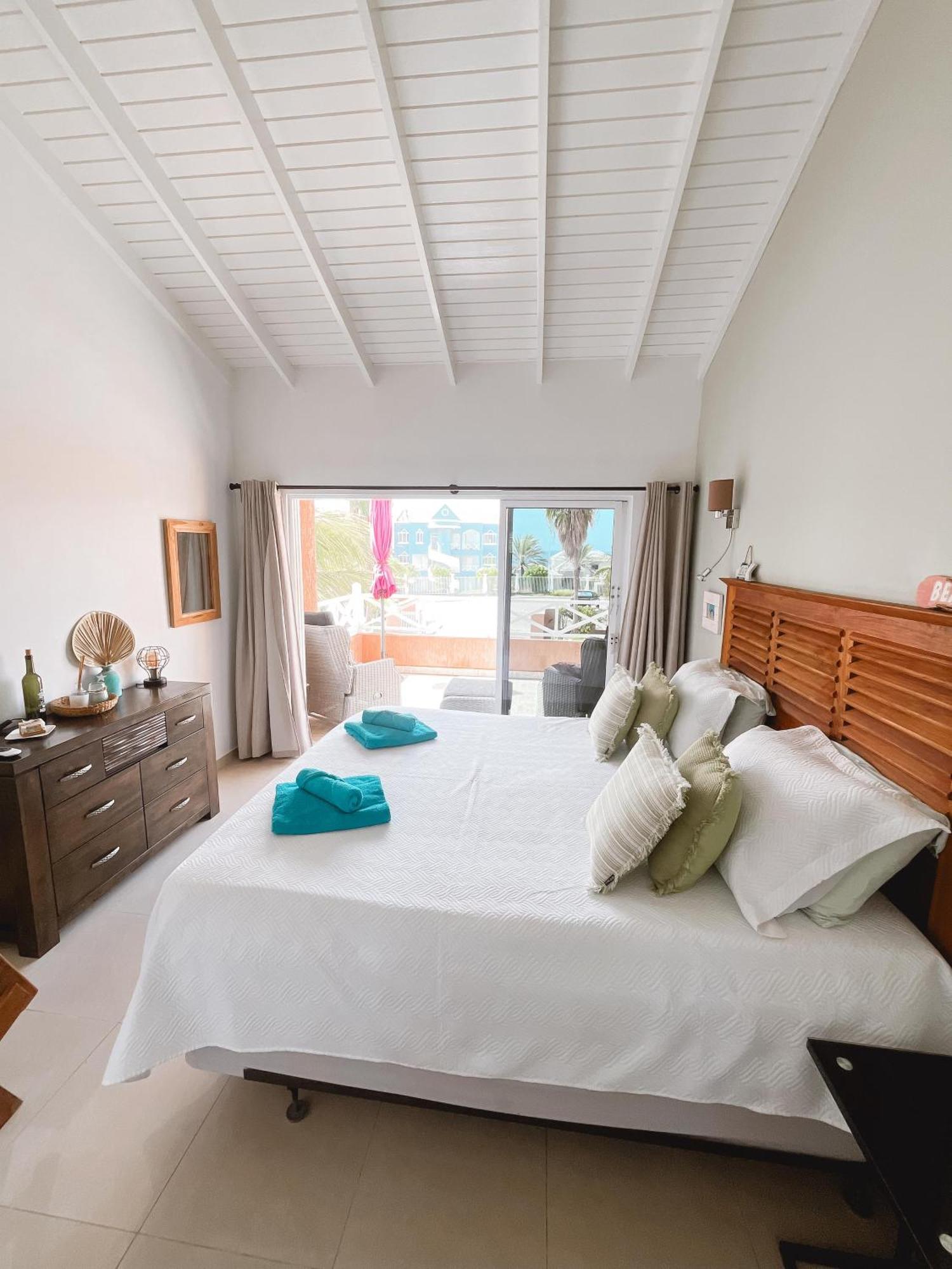 Caribbean Beach Resort Blenchi Curacao Willemstad Bagian luar foto