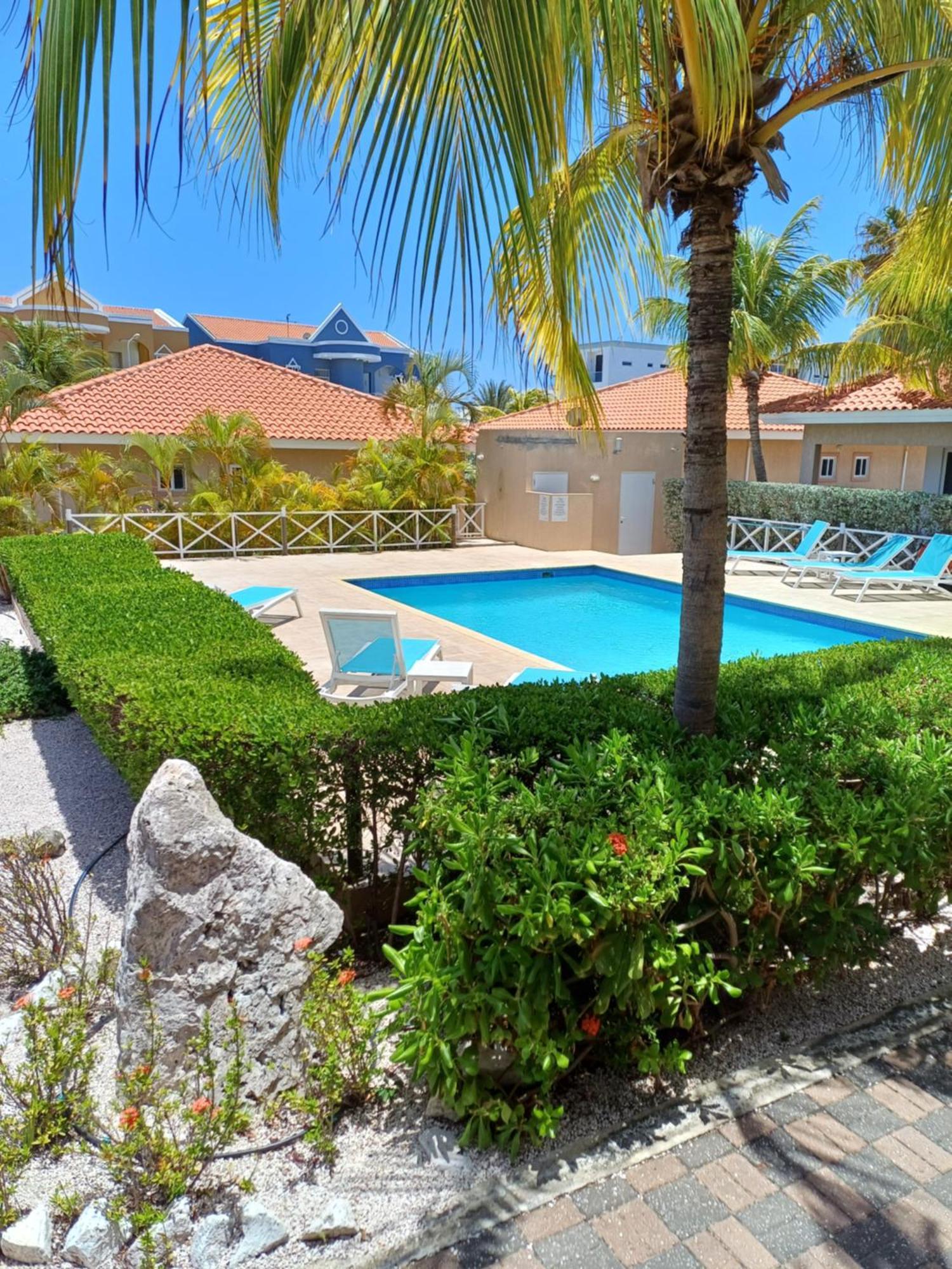 Caribbean Beach Resort Blenchi Curacao Willemstad Bagian luar foto