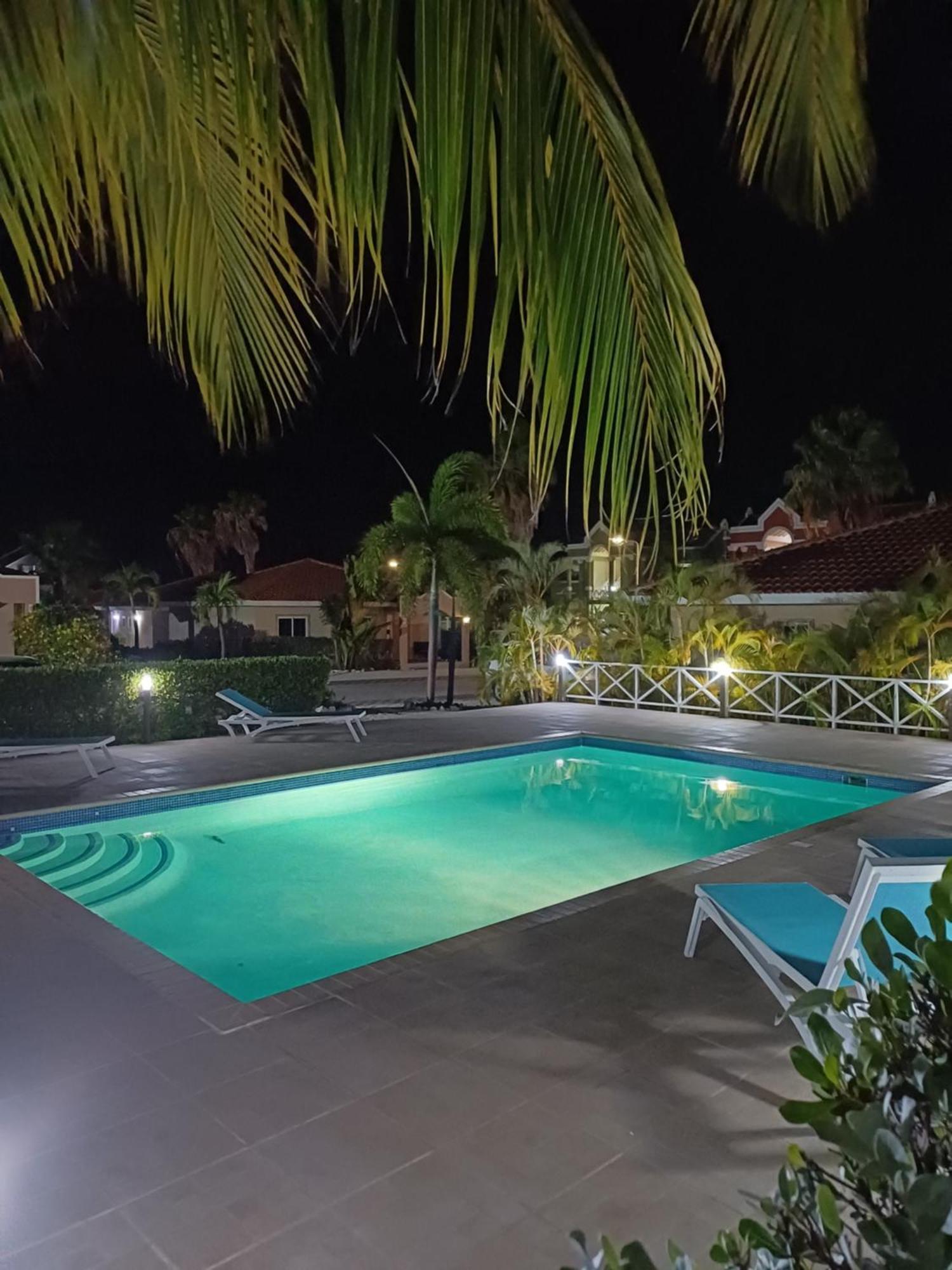 Caribbean Beach Resort Blenchi Curacao Willemstad Bagian luar foto