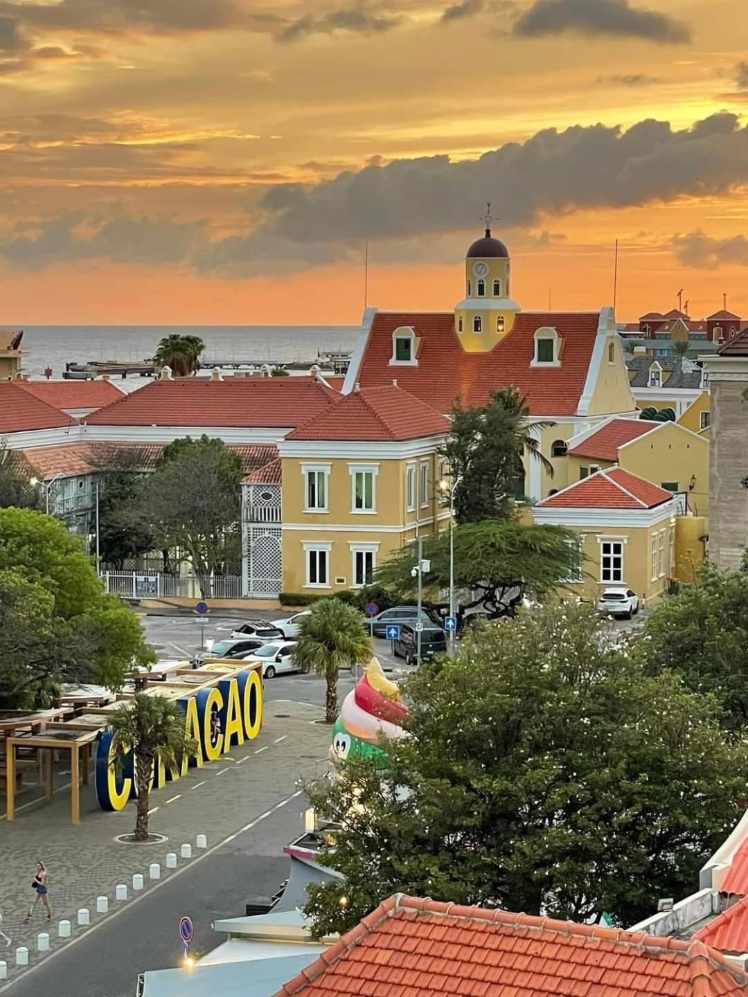 Caribbean Beach Resort Blenchi Curacao Willemstad Bagian luar foto