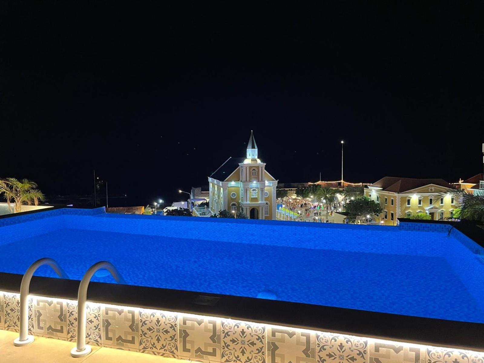 Caribbean Beach Resort Blenchi Curacao Willemstad Bagian luar foto